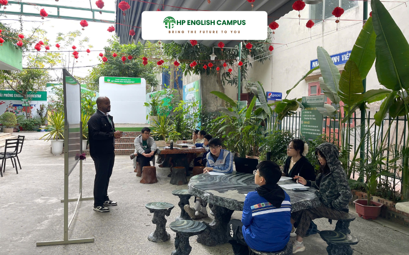 Tham gia các câu lạc bộ hoặc nhóm học tiếng Anh