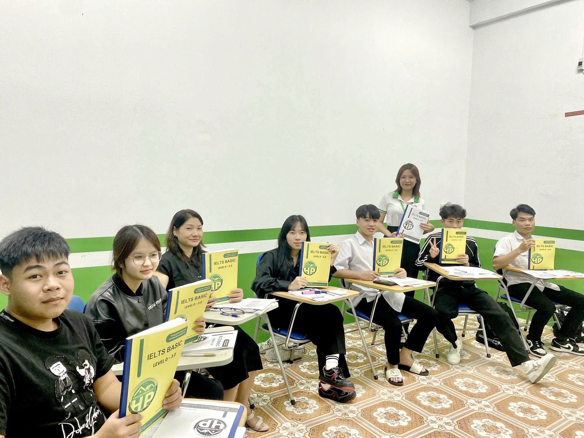 Khai giảng lớp IELTS basic tại HP English Campus