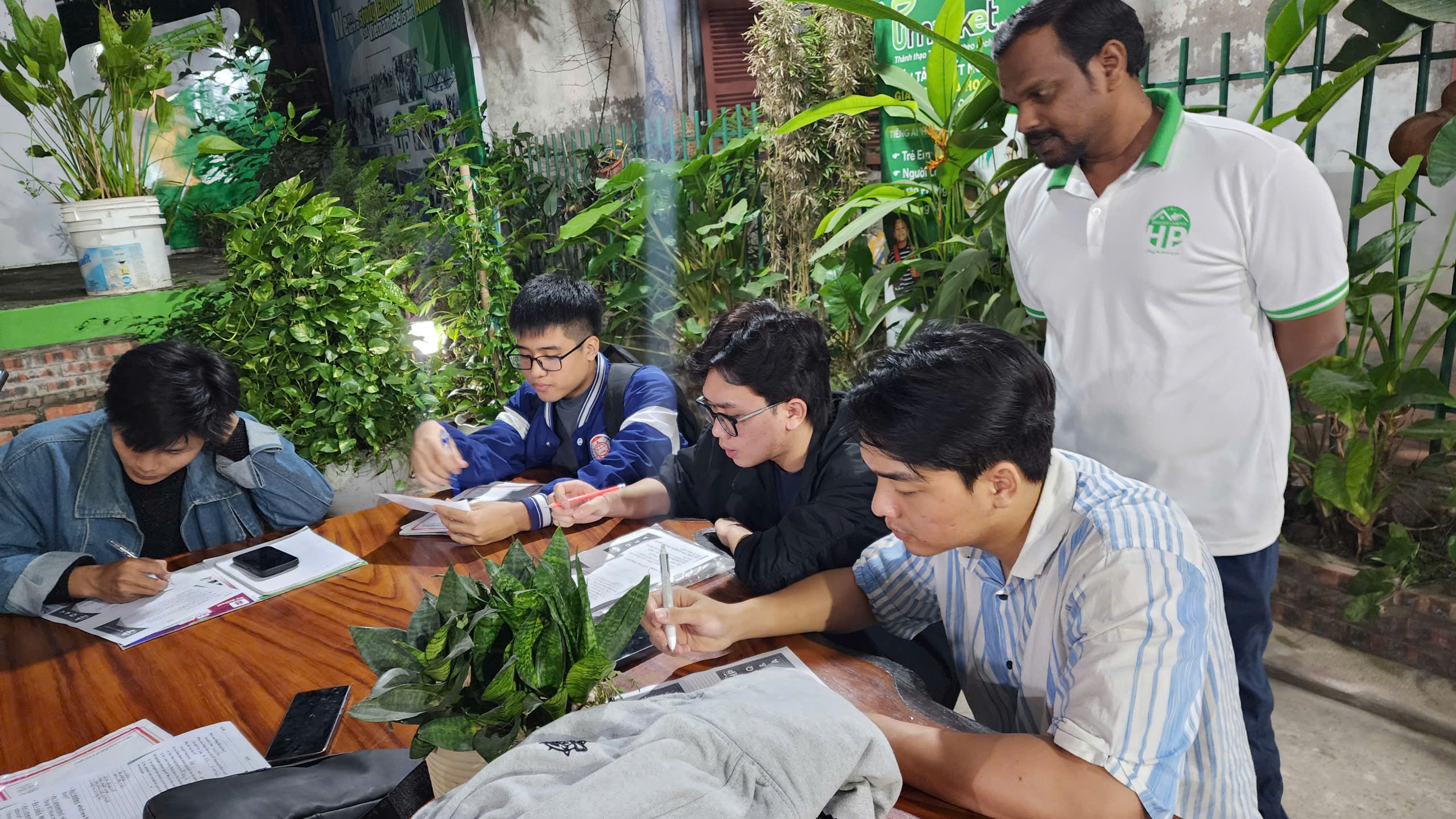 KHÓA GIAO TIẾP TIẾNG ANH LỚP F – TỪ MẤT GỐC ĐẾN A1 CHỈ TRONG 1,5 THÁNG 2 z7221455396408 17aadbbac5ccd300b4d14f0624828cee