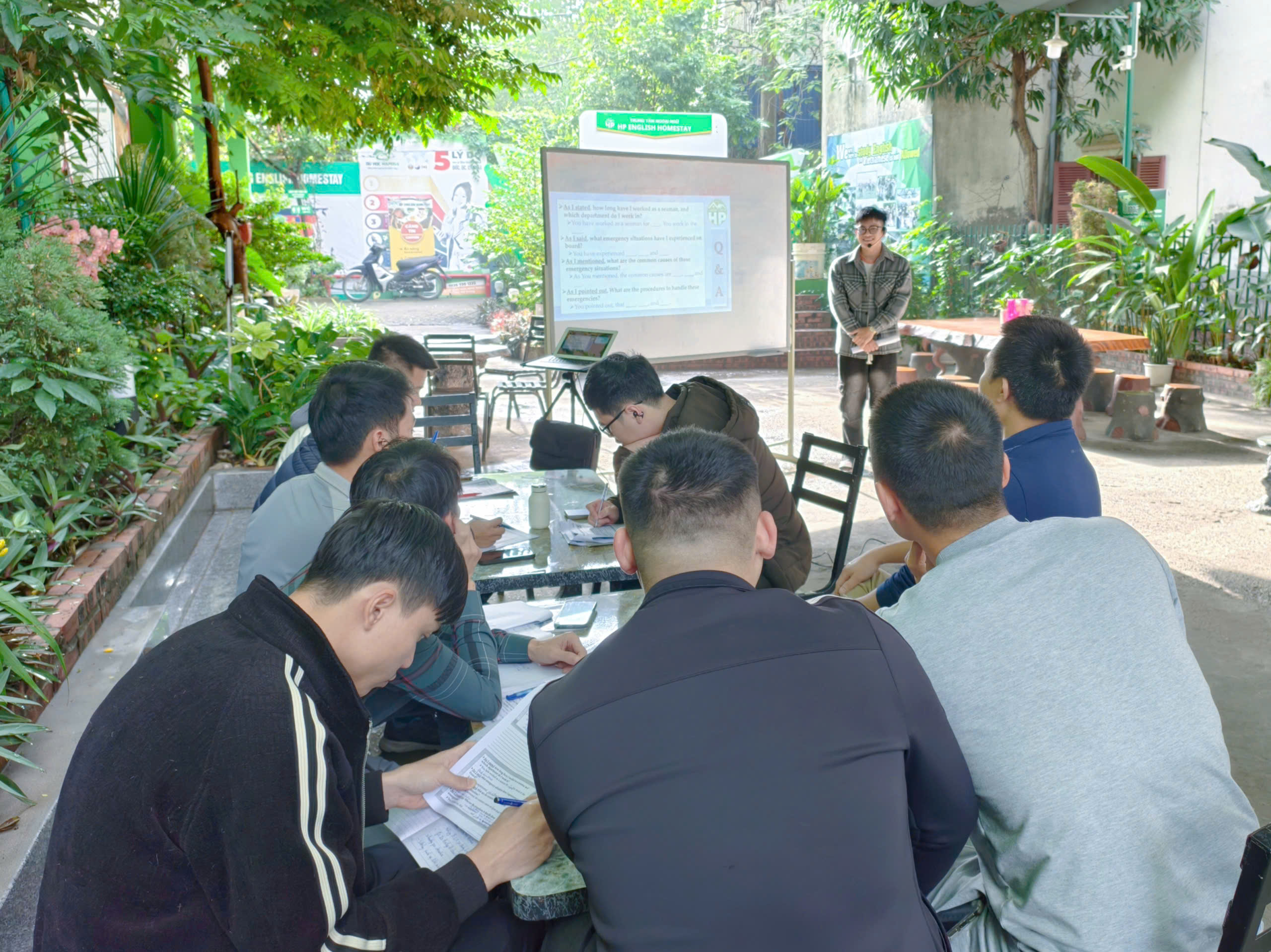 5 lợi ích khi học IELTS tại HP English Campus 6 Lớp học tại HP English Campus