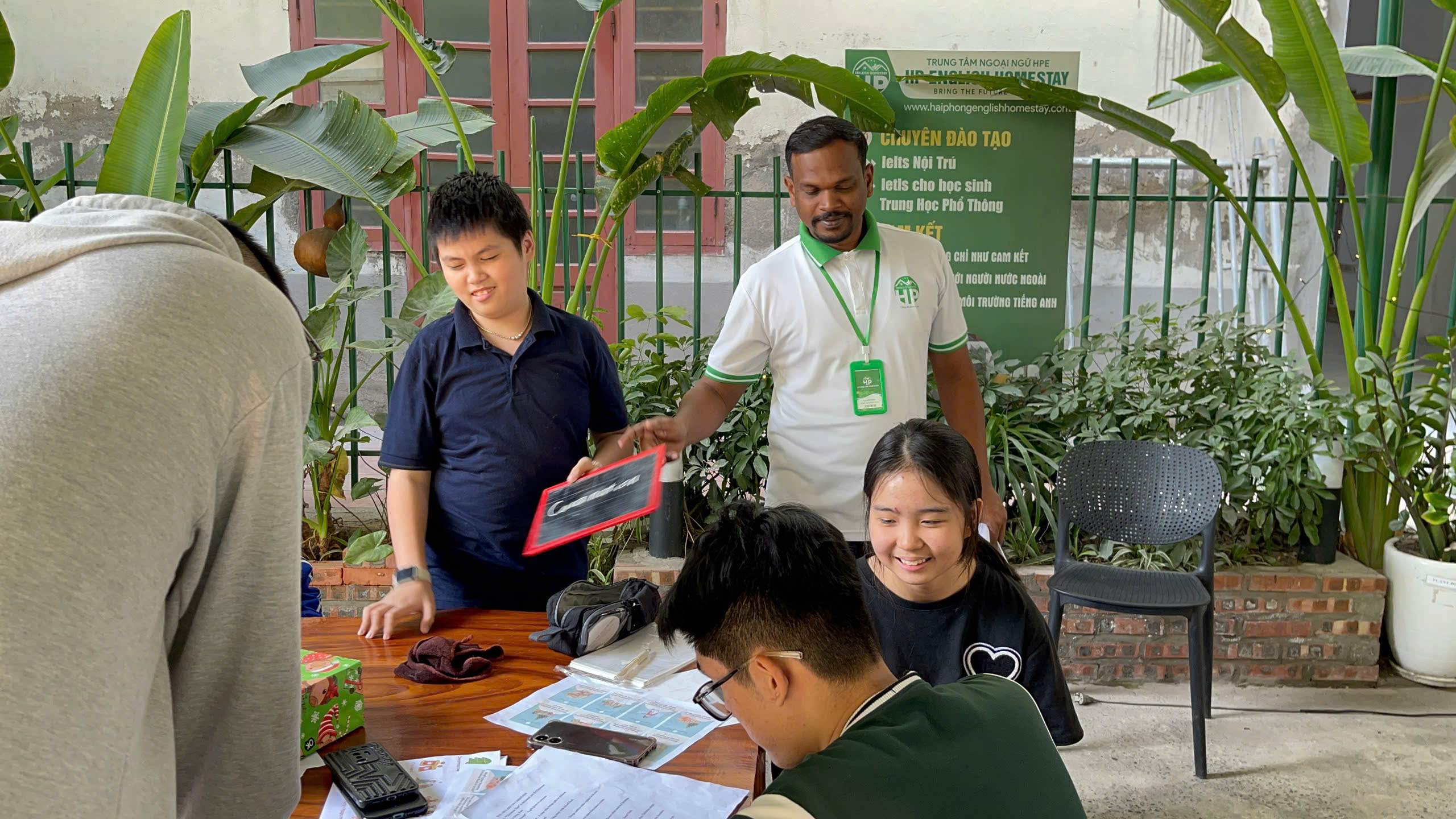 CLB Tiếng Anh vào Chủ Nhật mỗi tuần