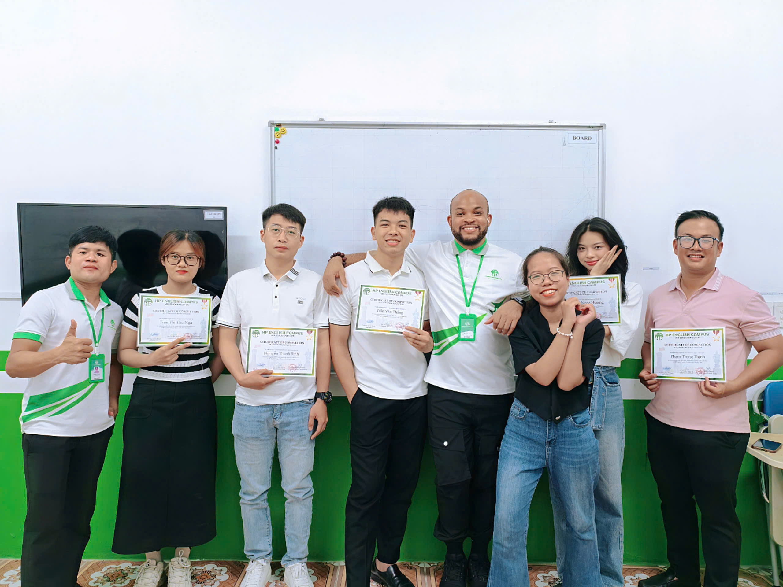 Trại hè tiếng Anh nội trú: Giải pháp toàn diện cho học sinh trong kỳ nghỉ hè 4 Chứng nhận kết thúc khóa trại hè nội trú tại HP English Campus