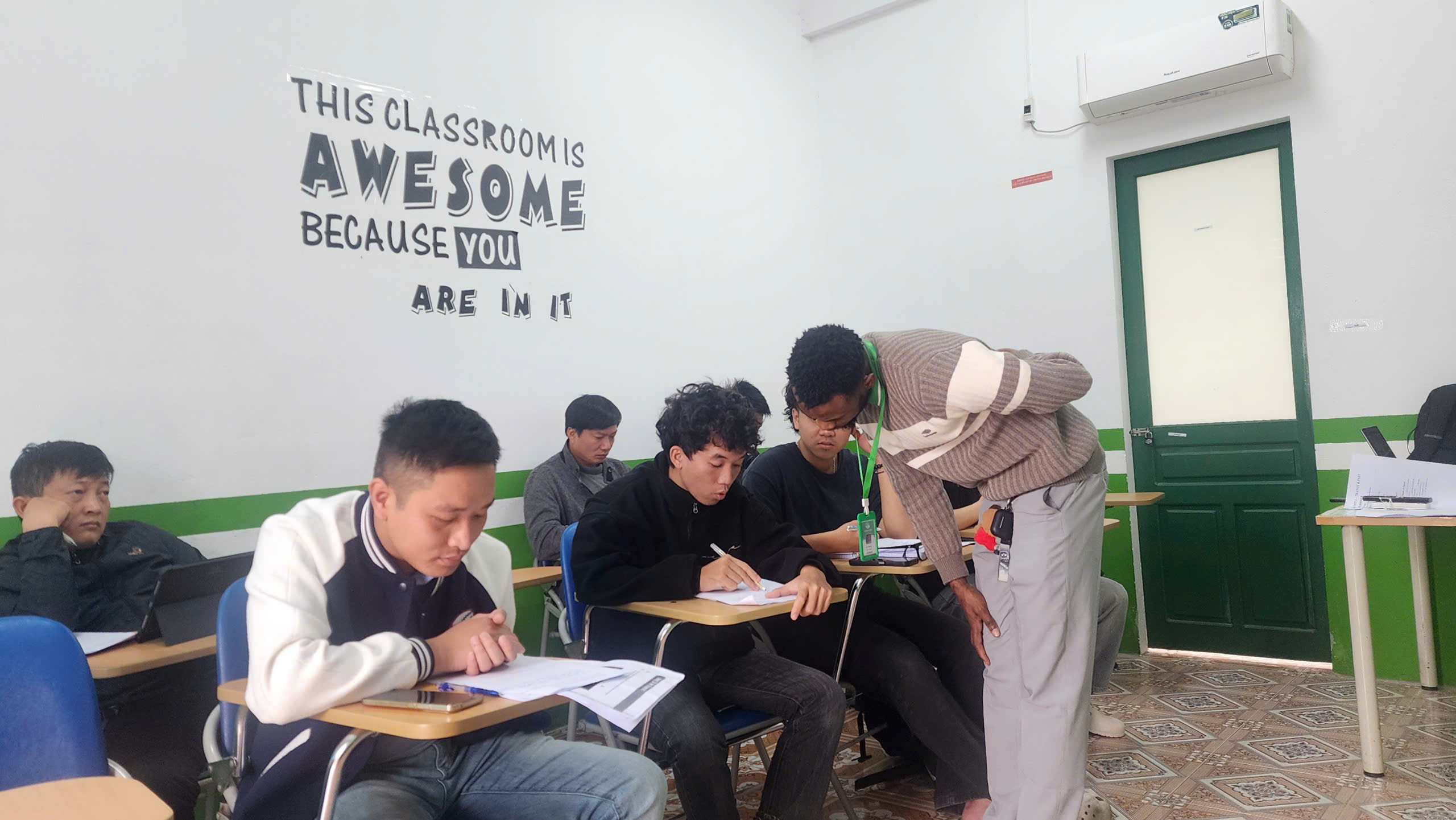 Học cùng giảng viên người nước ngoài 100%