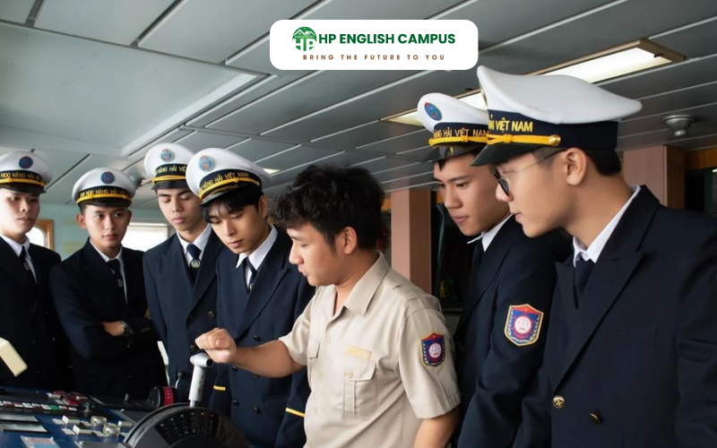 Giao tiếp với đồng nghiệp và môi trường quốc tế