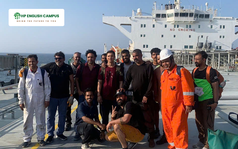 Tiếng Anh Cho Thủy Thủ: Chìa Khóa Thành Công Trong Ngành Hàng Hải Quốc Tế 2 Giao tiếp với các thuyền viên quốc tế