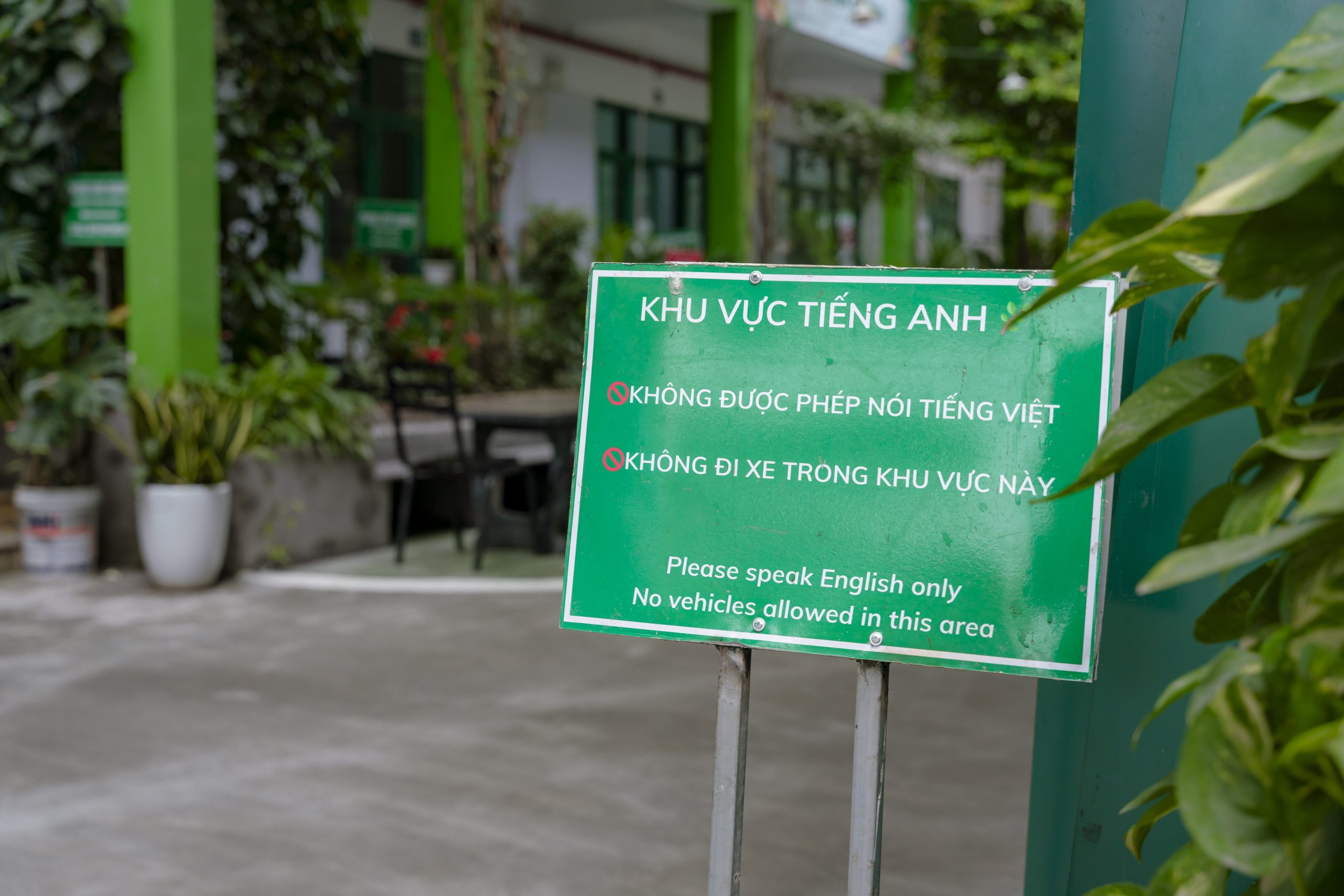 Môi trường tiếng anh 100%