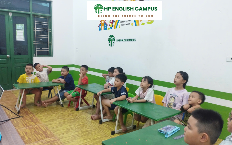 Luyện giao tiếp cho bé tại nhà