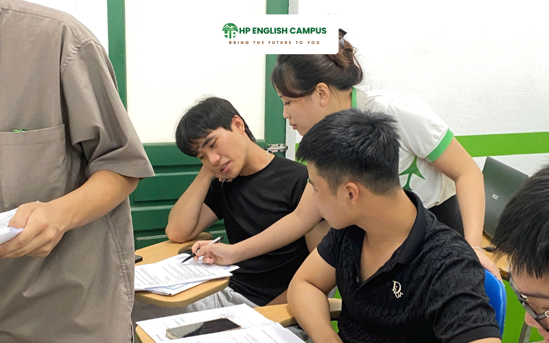 Tiếng Anh giao tiếp nên học theo mẫu câu