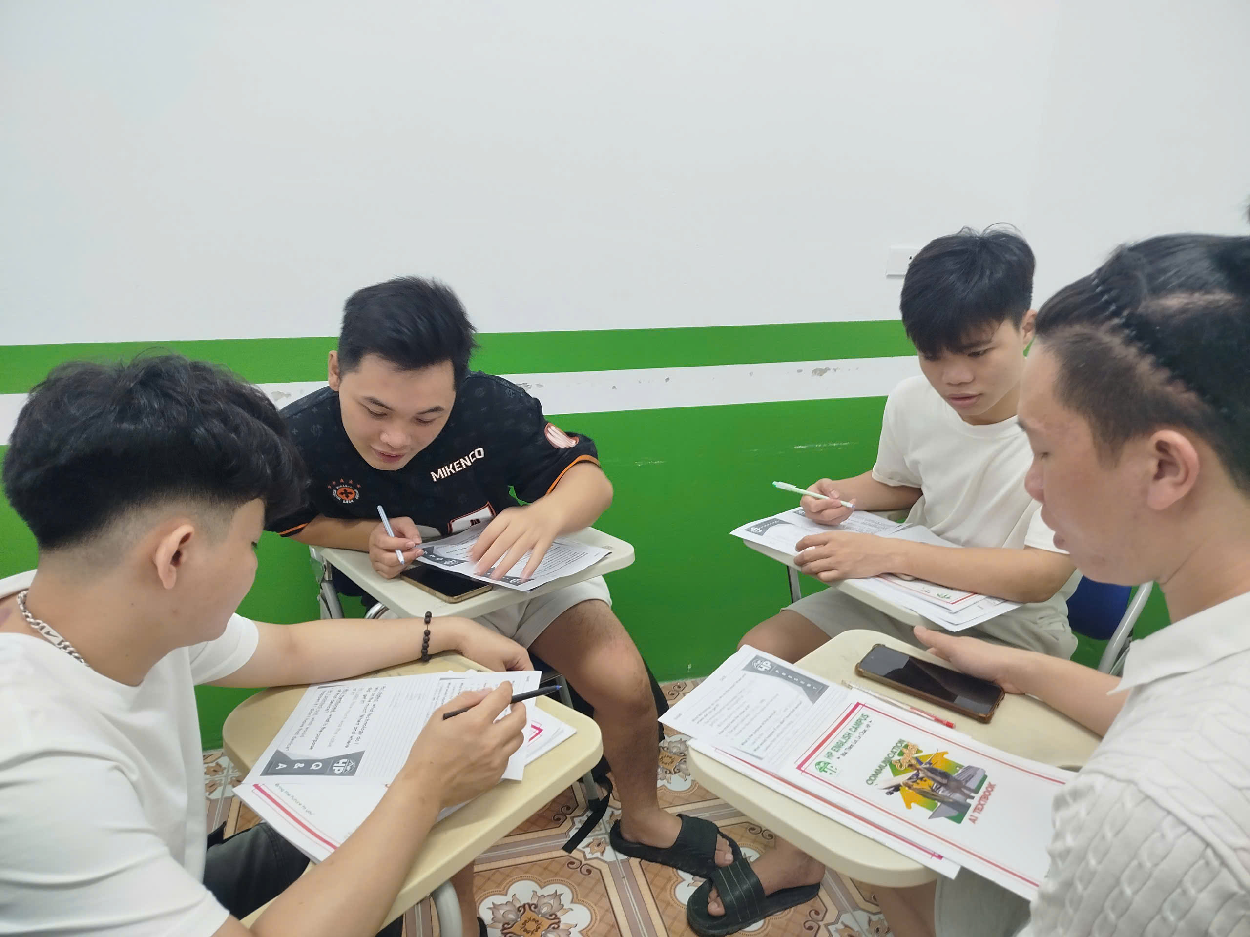 học tiếng anh giao tiếp bắt đầu từ đâu