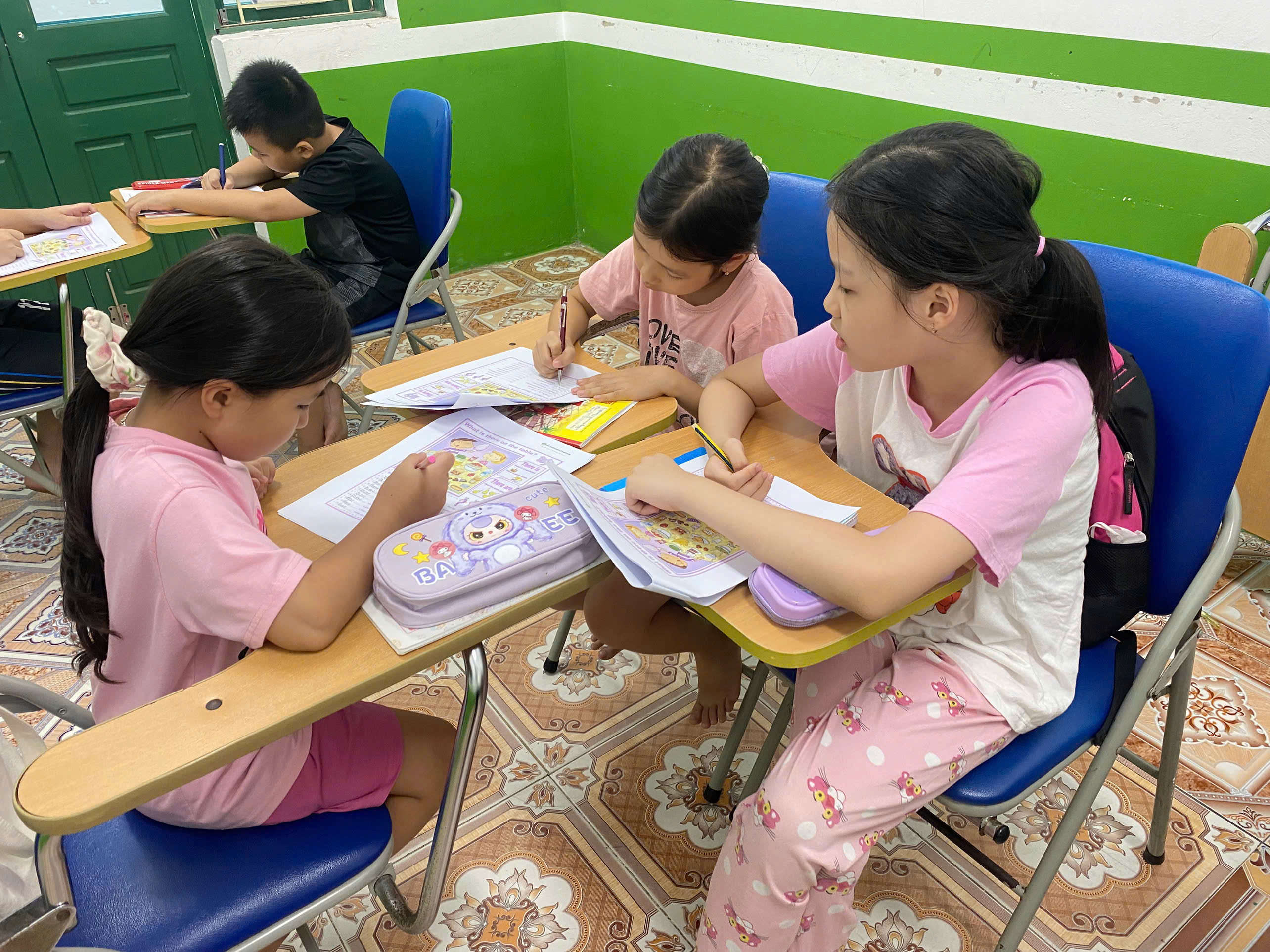 trại tị nạn cho bé tại phòng hải quân