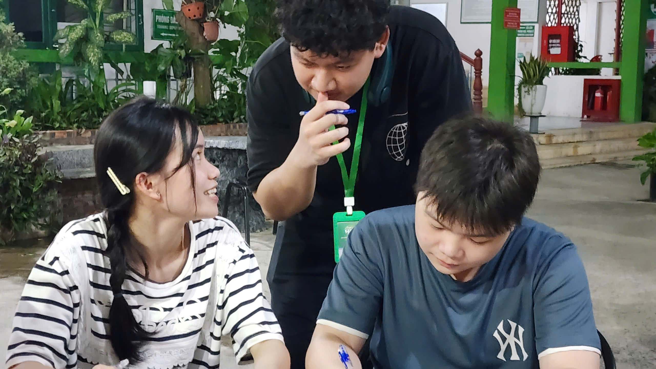 trại tị nạn cho bé tại phòng hải quân