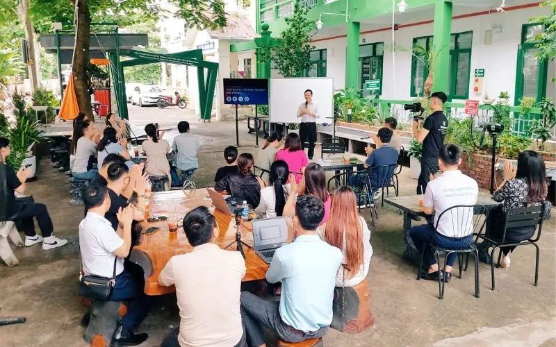 Homestay Tiếng Anh Cấp Tốc Là Gì?